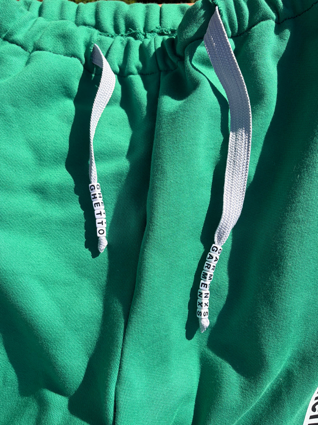 "GHETTO GARMENTS" 3/4 SWEATS